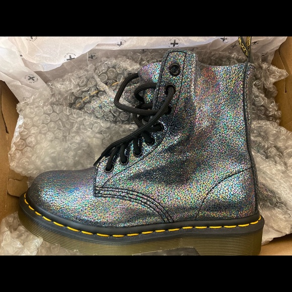 Doc Martens - Picture 2 of 5
